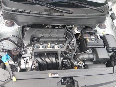 2025 Hyundai Venue — photo 9 view