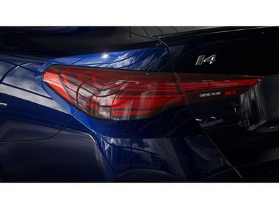 2026 BMW i4 - Photo 8