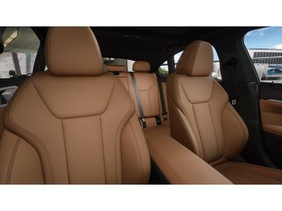 2026 BMW i4 - Photo 11
