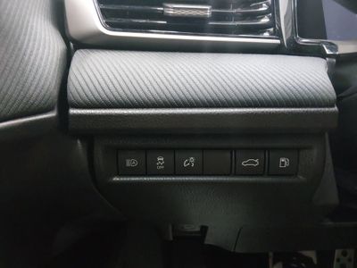 2025 Toyota Camry — photo 13 view