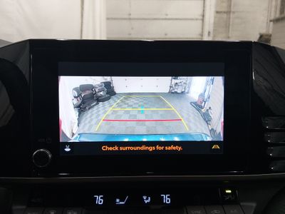 2025 Toyota Camry — photo 16 view