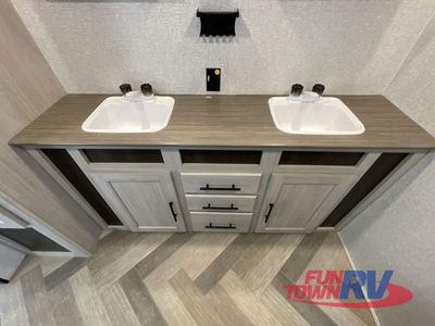 2024 CrossRoads RV Zinger - Photo 31