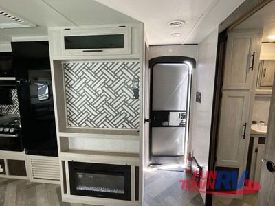 2024 CrossRoads RV Zinger - Photo 3