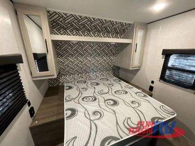 2024 CrossRoads RV Zinger - Photo 5