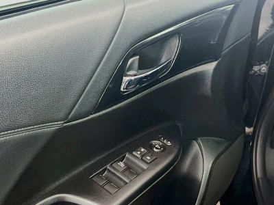 2014 Honda Accord — photo 17 view