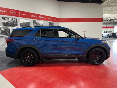 2020 Ford Explorer — side profile view