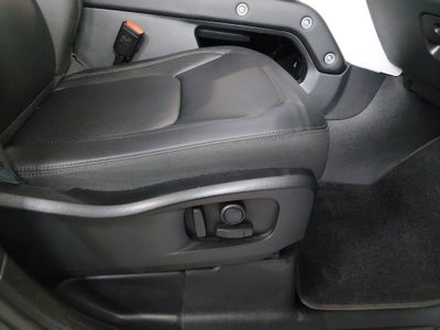2025 Land Rover Defender - Photo 18