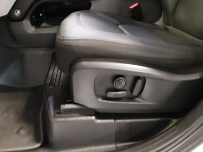 2025 Land Rover Defender - Photo 13