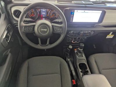 2026 Jeep Gladiator — photo 13 view