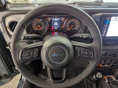 2026 Jeep Gladiator — photo 18 view