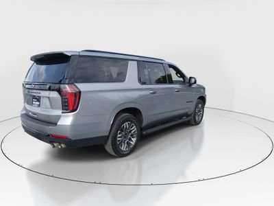 2025 Chevrolet Suburban - Photo 7