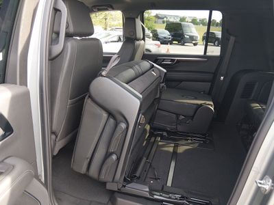 2025 Chevrolet Suburban - Photo 21