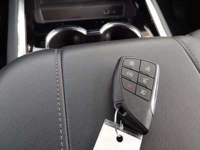 2025 Chevrolet Suburban - Photo 15