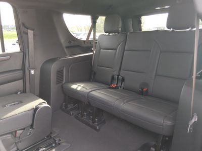 2025 Chevrolet Suburban - Photo 18