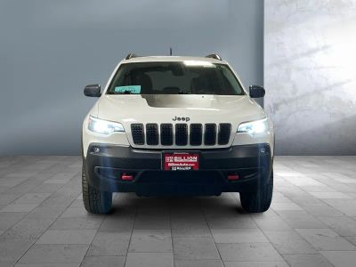 2019 Jeep Cherokee — side profile view