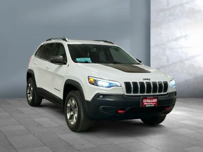 2019 Jeep Cherokee — photo 8 view