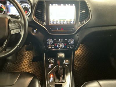 2019 Jeep Cherokee — photo 19 view