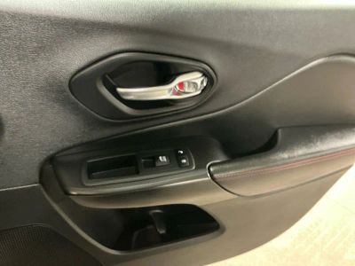 2019 Jeep Cherokee — photo 23 view