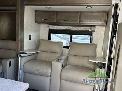 2023 Tiffin Motorhomes Wayfarer - Photo 7
