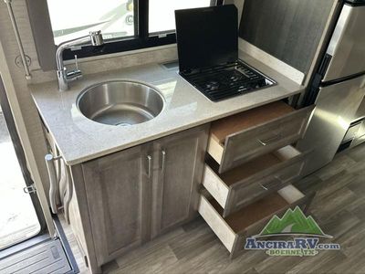 2023 Tiffin Motorhomes Wayfarer - Photo 9