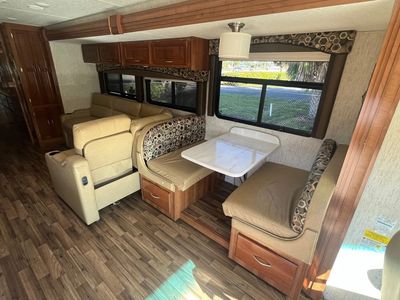 2018 Coachmen Mirada - Photo 10