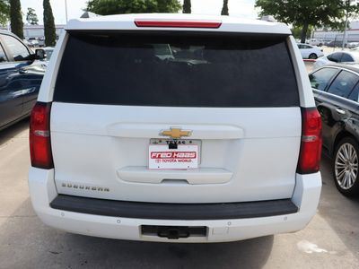 2016 Chevrolet Suburban - Photo 9