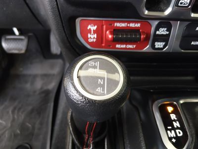 2022 Jeep Gladiator - Photo 16