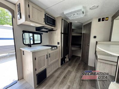 2024 Coachmen Catalina Expedition - Photo 9