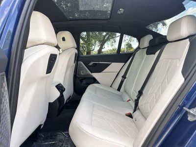 2024 BMW i5 — photo 25 view