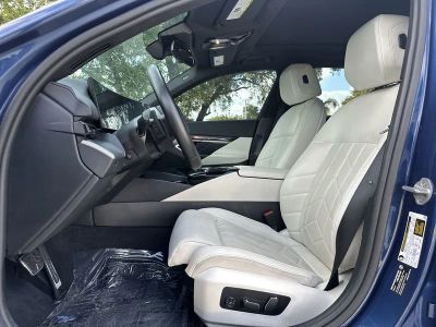 2024 BMW i5 — photo 13 view