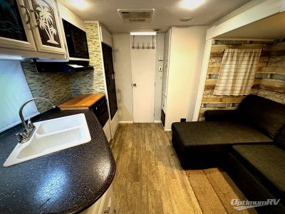 2017 Coachmen Freedom Express — interior view