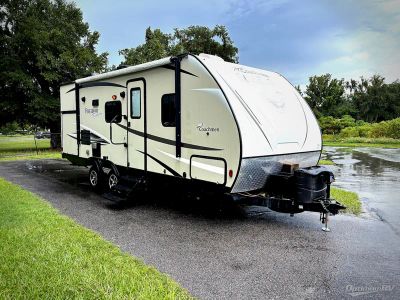 2017 Coachmen Freedom Express — front three-quarter view