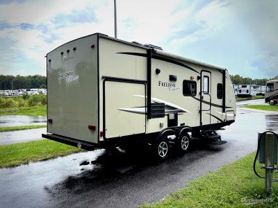 2017 Coachmen Freedom Express — side profile view