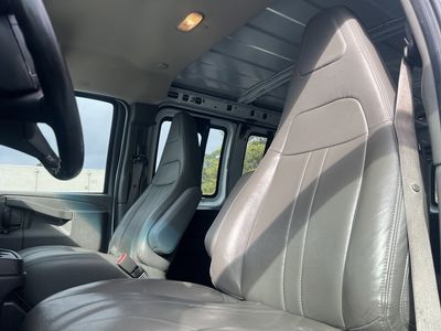 2022 GMC Savana 2500 - Photo 3