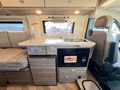2026 Winnebago TRAVATO - Photo 7