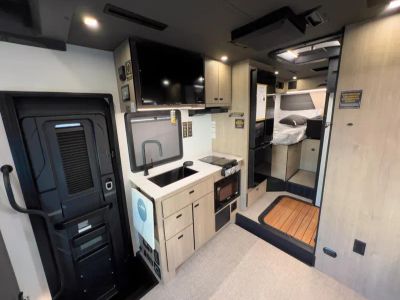 2026 Grand Design LINEAGE SERIES M - Photo 9