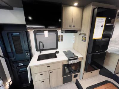 2026 Grand Design LINEAGE SERIES M - Photo 10
