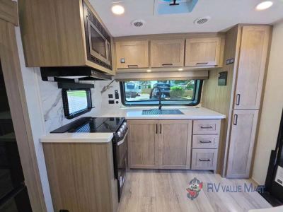 2027 Forest River RV Flagstaff Super Lite — photo 16 view