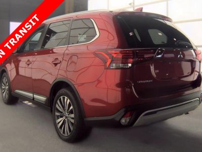 2020 Mitsubishi Outlander — detail view