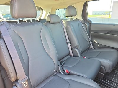2025 Kia Carnival — photo 14 view