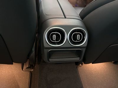 2026 Mercedes-Benz C-Class - Photo 23