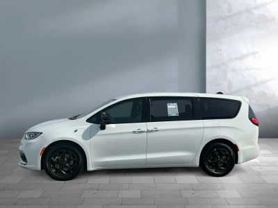 2024 Chrysler Pacifica - Photo 3
