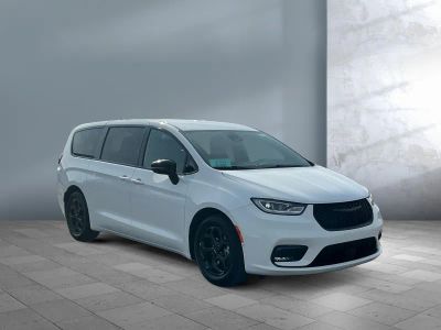 2024 Chrysler Pacifica - Photo 8