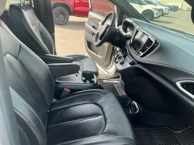 2024 Chrysler Pacifica - Photo 20