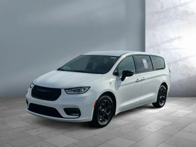 2024 Chrysler Pacifica - Photo 1