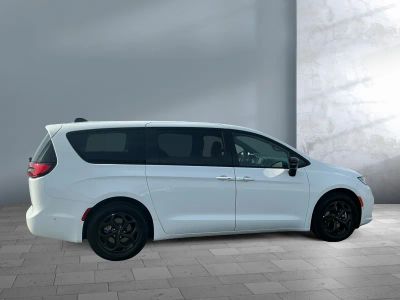 2024 Chrysler Pacifica - Photo 7