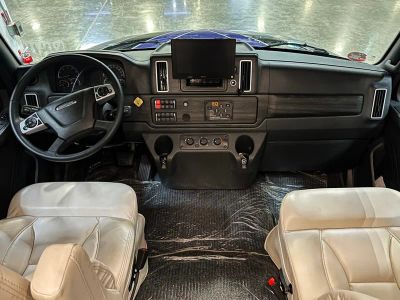 2025 Jayco SENECA PRESTIGE — side profile view