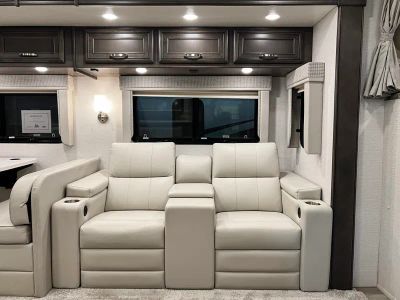 2025 Jayco SENECA PRESTIGE — photo 8 view