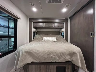 2025 Jayco SENECA PRESTIGE — photo 25 view