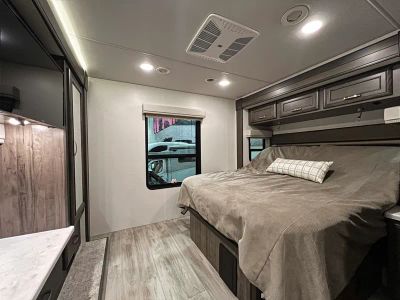 2025 Jayco SENECA PRESTIGE — photo 24 view